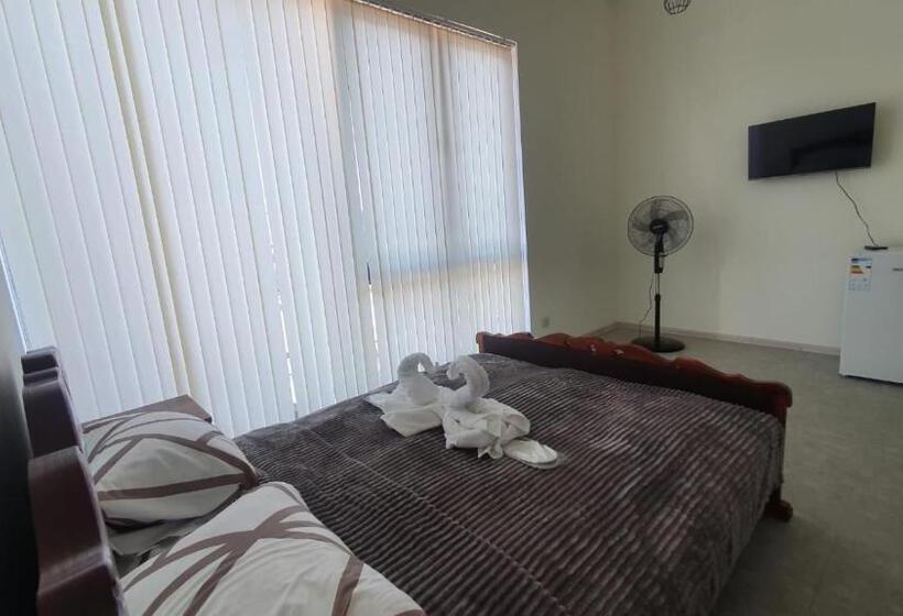 تختخواب و صبحانه Kumayri Inn