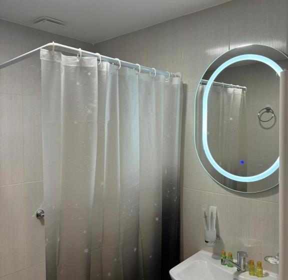 تختخواب و صبحانه Kumayri Inn