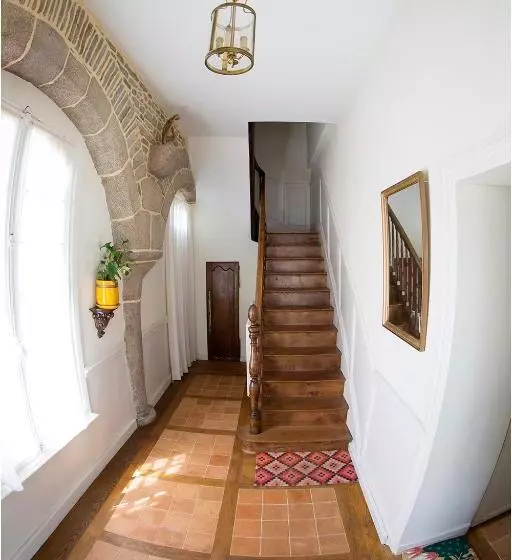 ベッドアンドブレックファースト La Maison Guischard De La Ménardière Dite La Maison Romane Chambre Hôte