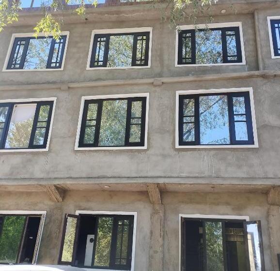 בית מלון כפרי Gulmarg Green Valley Heights