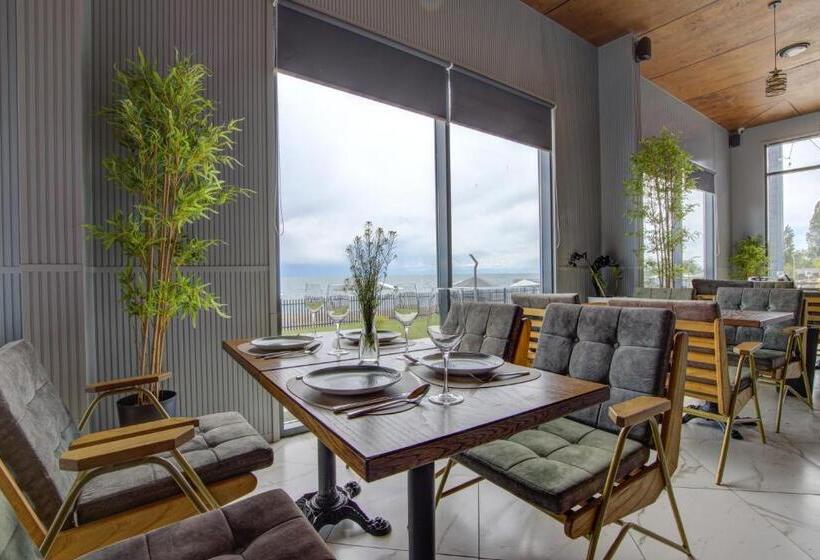 Novel Hotel And Apartments