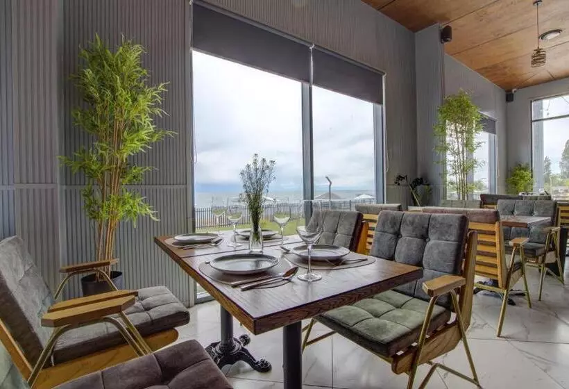 Novel Hotel And Apartments