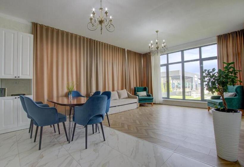 Novel Hotel And Apartments