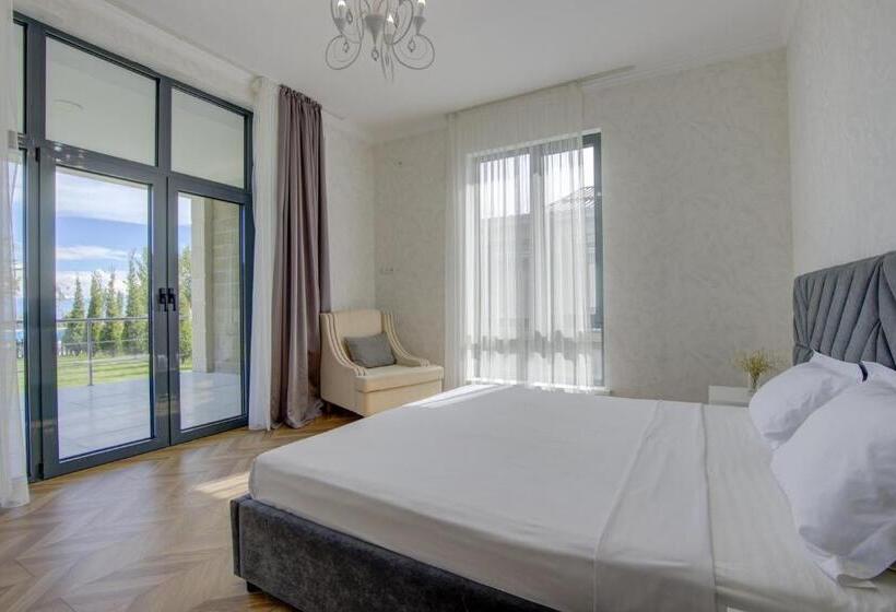 Novel Hotel And Apartments