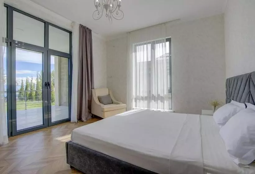 Novel Hotel And Apartments