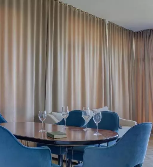 Novel Hotel And Apartments