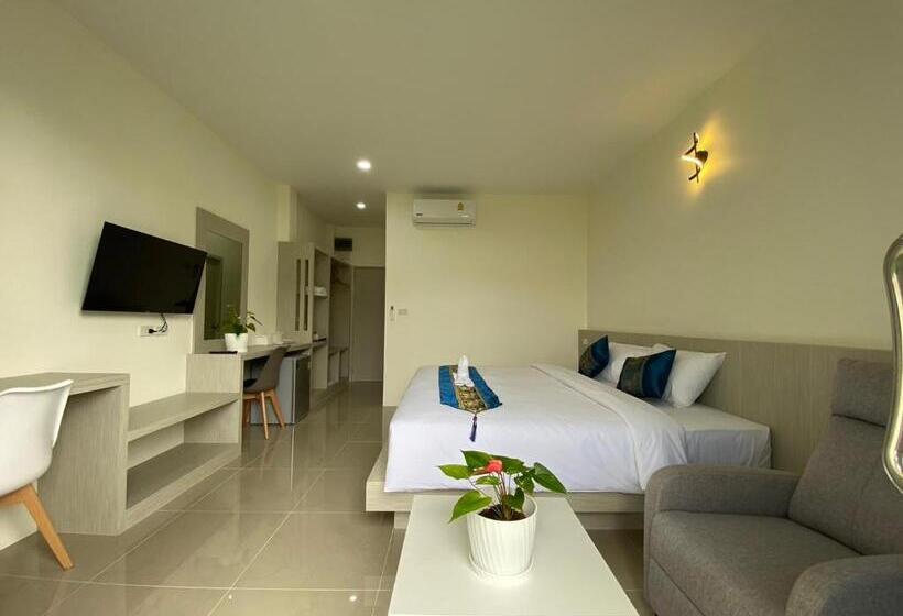 בית מלון כפרי Puean Chang Resort Phuket