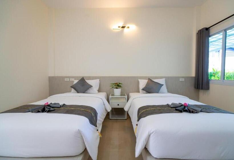 בית מלון כפרי Puean Chang Resort Phuket