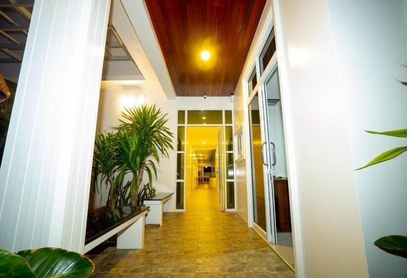 בית מלון כפרי Puean Chang Resort Phuket