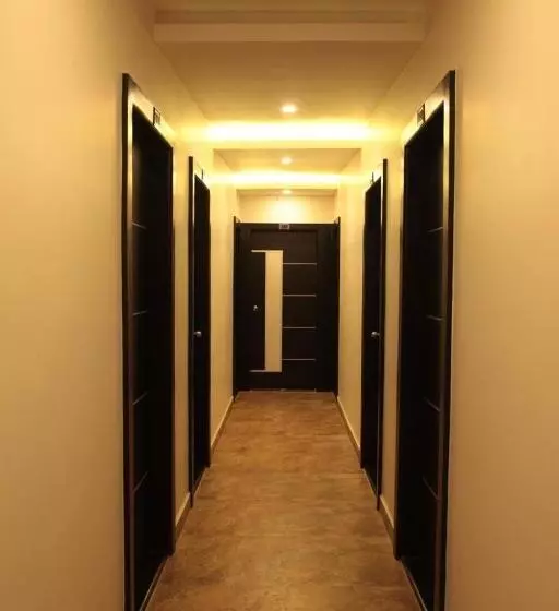 هتل Sathyaa Grand Inn