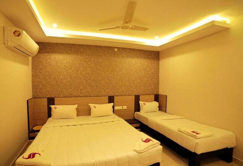 هتل Sathyaa Grand Inn