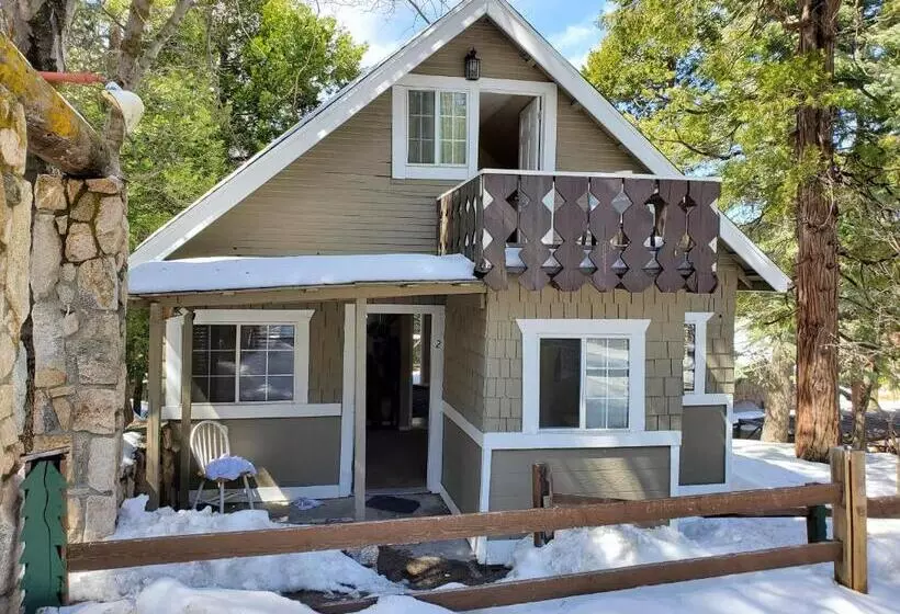 Hotelli The Treetop Terrace At The Historic Arrowhead Lodge