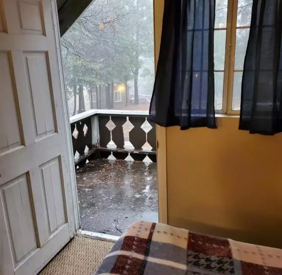 Hotelli The Treetop Terrace At The Historic Arrowhead Lodge