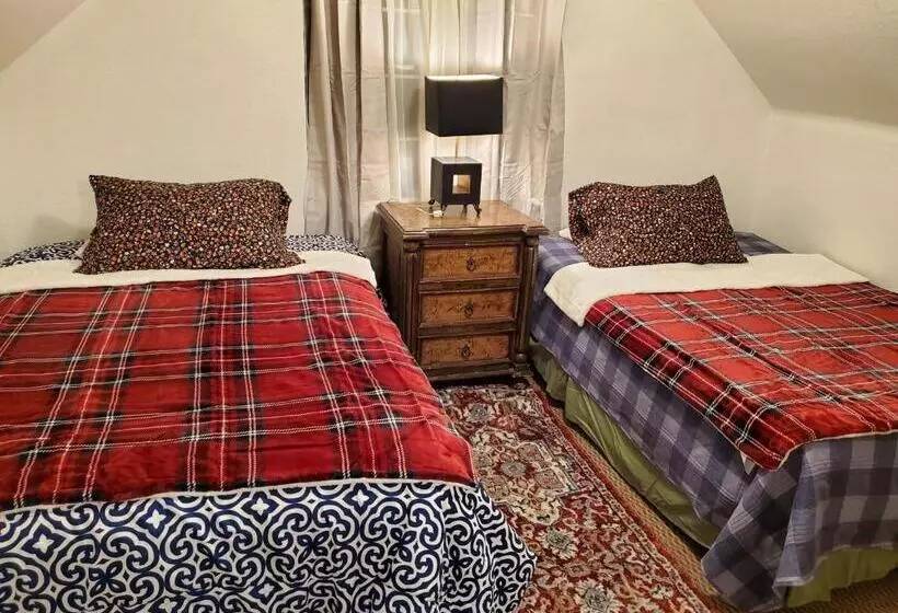 Hotelli The Treetop Terrace At The Historic Arrowhead Lodge