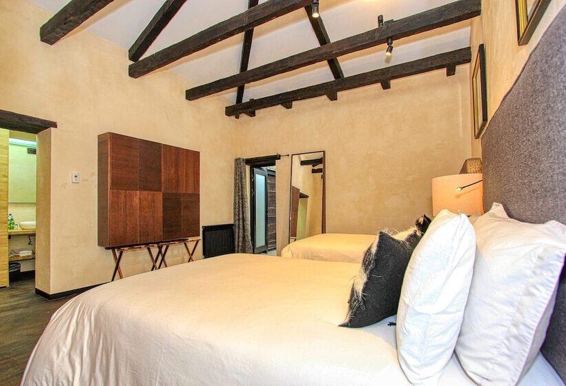 هتل Uvence Garden