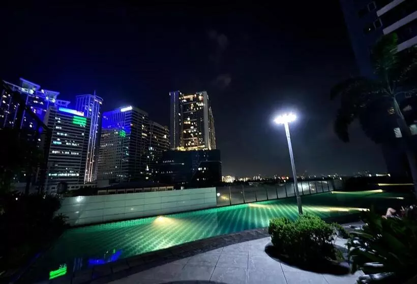 La Amore Place