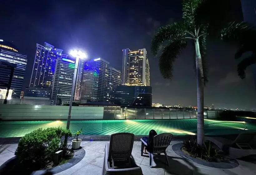 La Amore Place