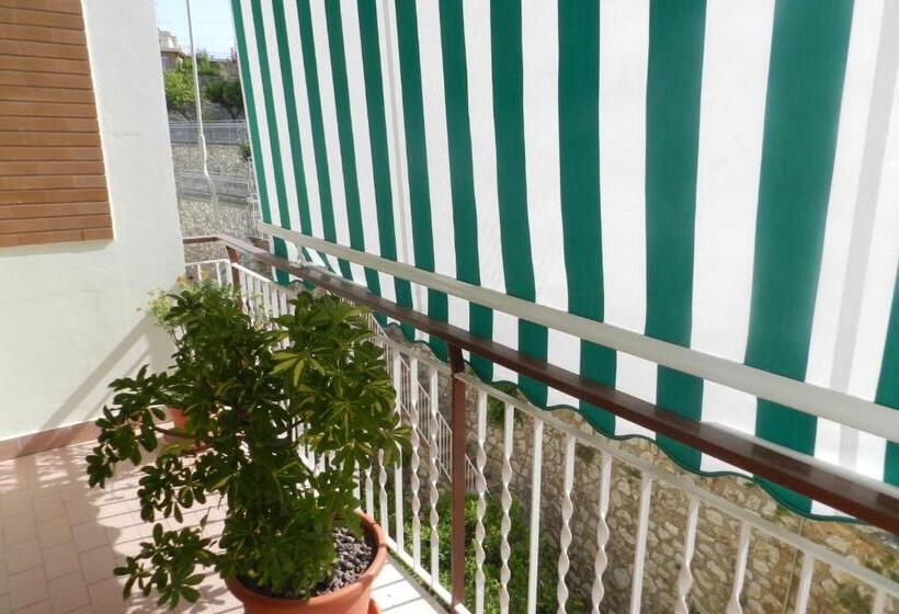 פנסיון Infamiglia   Alloggio Turistico