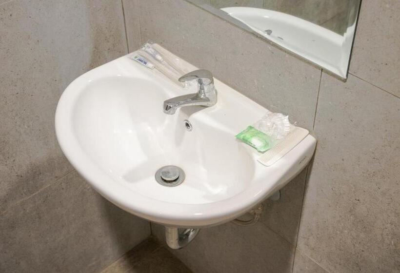 פנסיון T Door Guest House