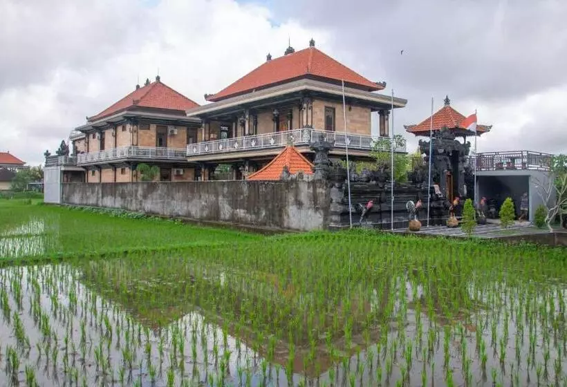 ペンション Tiara Guest House