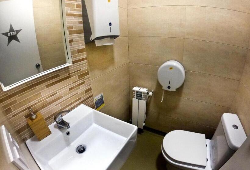 膳宿费 W14 Hostales