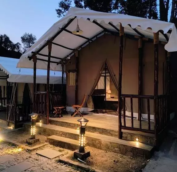 Lomakeskus Mukshwaa By Riverside