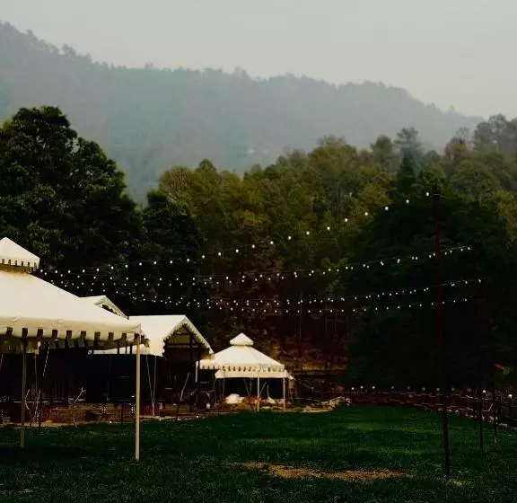 Lomakeskus Mukshwaa By Riverside