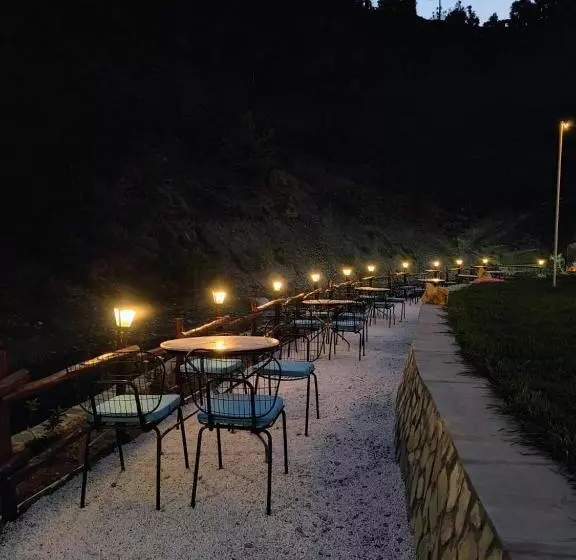 Lomakeskus Mukshwaa By Riverside