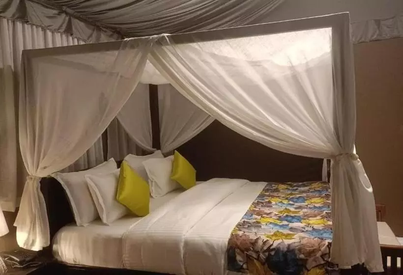 Lomakeskus Mukshwaa By Riverside