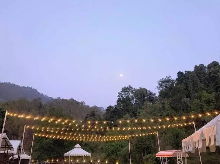 Lomakeskus Mukshwaa By Riverside