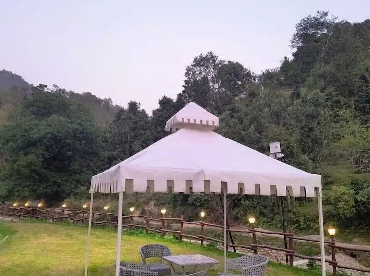 Lomakeskus Mukshwaa By Riverside