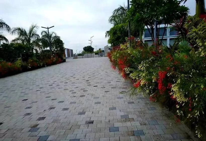 The Democracy Hotel & Resorts