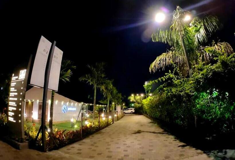 The Democracy Hotel & Resorts