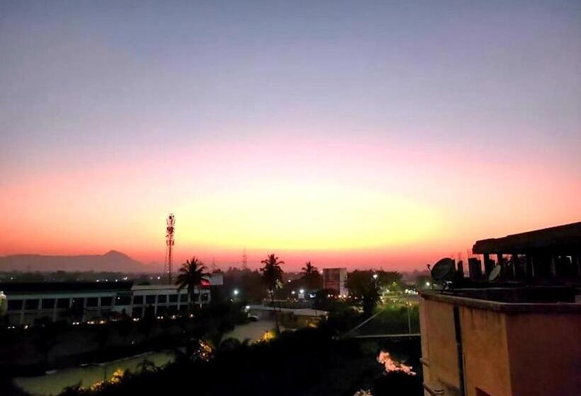 The Democracy Hotel & Resorts