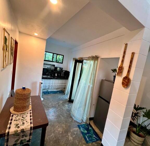 تختخواب و صبحانه Hakuna Villas