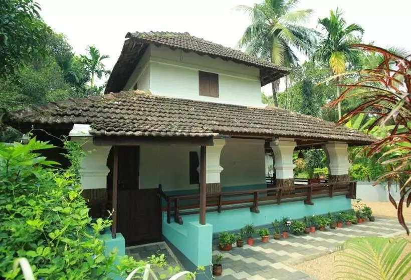 ベッドアンドブレックファースト Kenoth Thaliyil Mana, Heritage Homestay