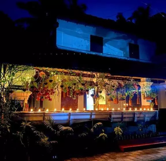 ベッドアンドブレックファースト Kenoth Thaliyil Mana, Heritage Homestay