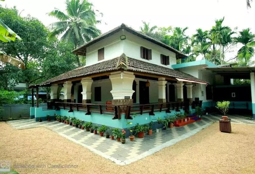 ベッドアンドブレックファースト Kenoth Thaliyil Mana, Heritage Homestay
