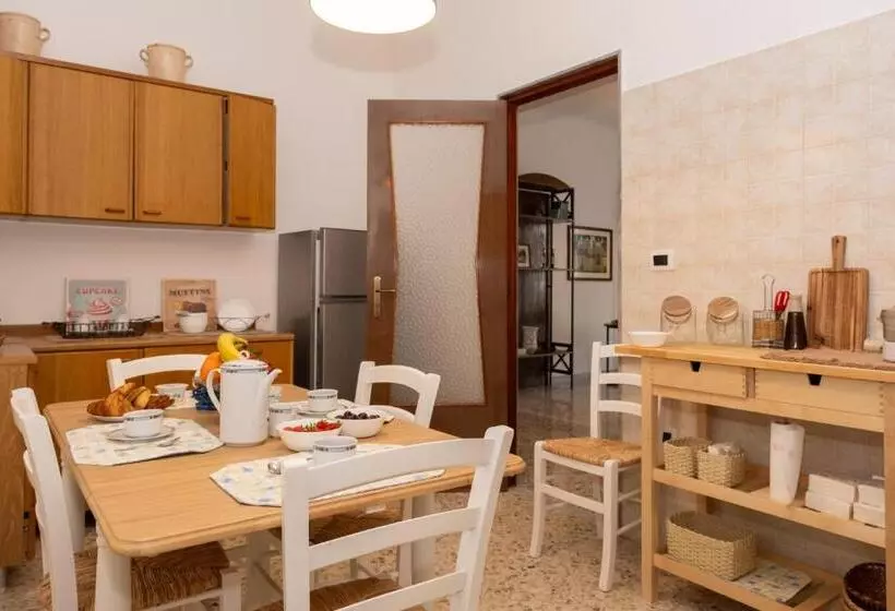 تختخواب و صبحانه La Finestra Sui Trulli