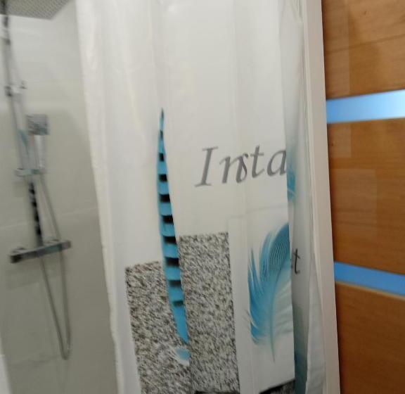 تختخواب و صبحانه Les 3b