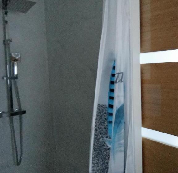 تختخواب و صبحانه Les 3b