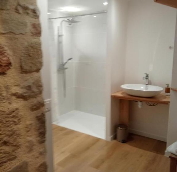 تختخواب و صبحانه Les 3b