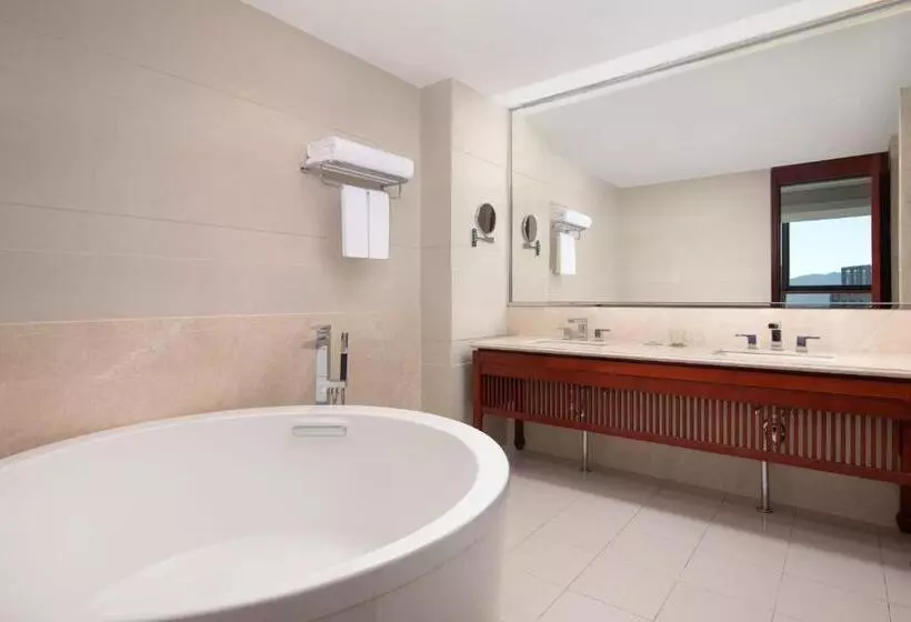 Hotelli Courtyard By Marriott Anji