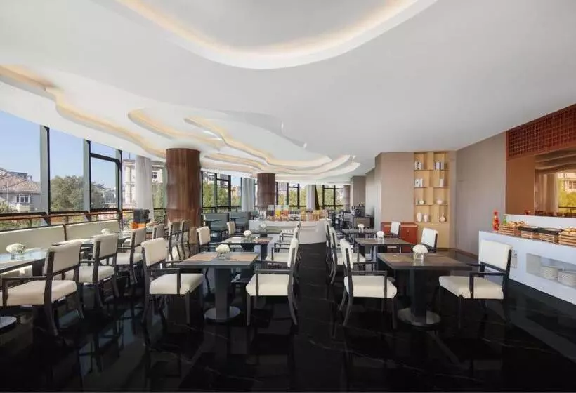 Hotelli Courtyard By Marriott Anji