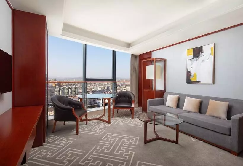 Hotelli Courtyard By Marriott Anji