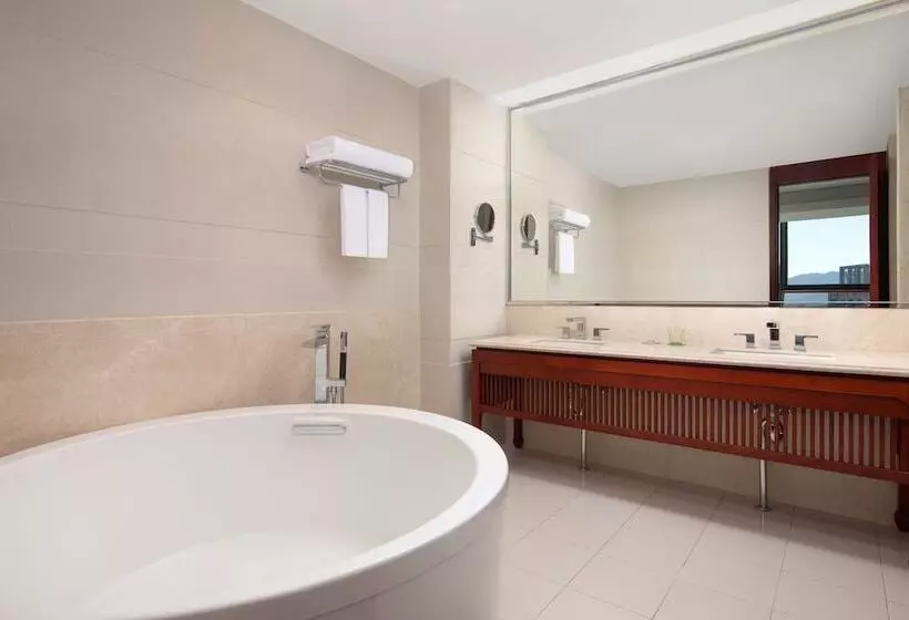 Hotelli Courtyard By Marriott Anji