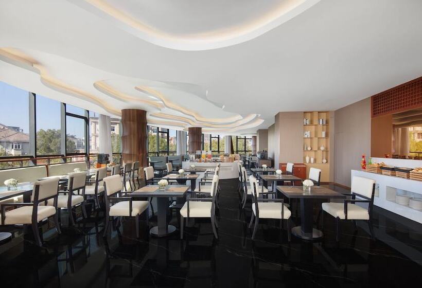 Hotel Courtyard By Marriott Anji