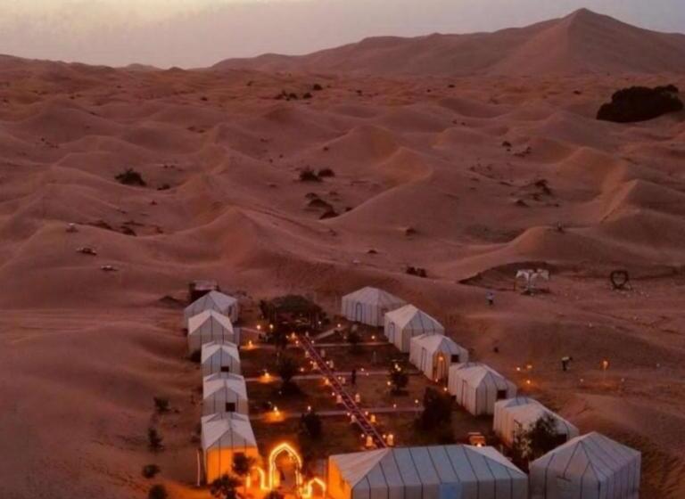 فندق East Desert & Luxury Camp