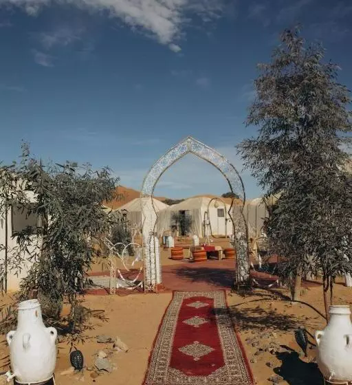 ホテル East Desert & Luxury Camp