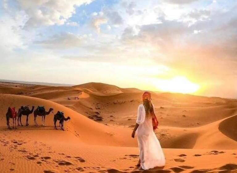 فندق East Desert & Luxury Camp